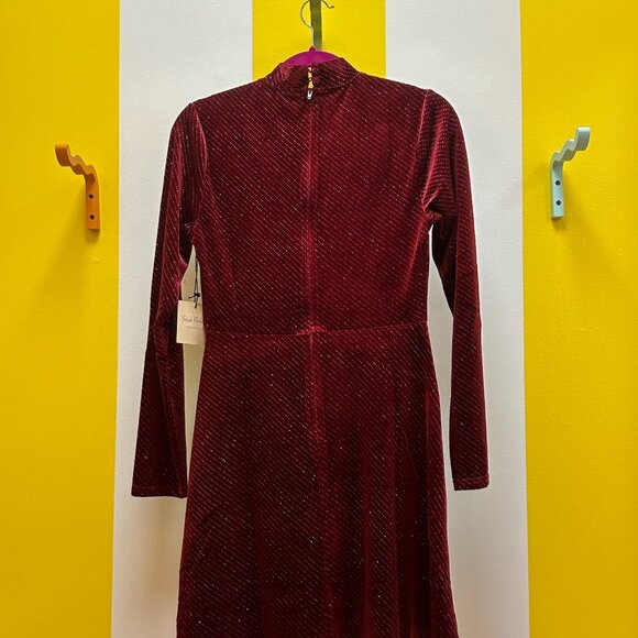 Smak Parlour Burgundy Sparkle high-Neck Mod Fit&Flare w/ Ornate Pocket Front - Picture 4 of 7